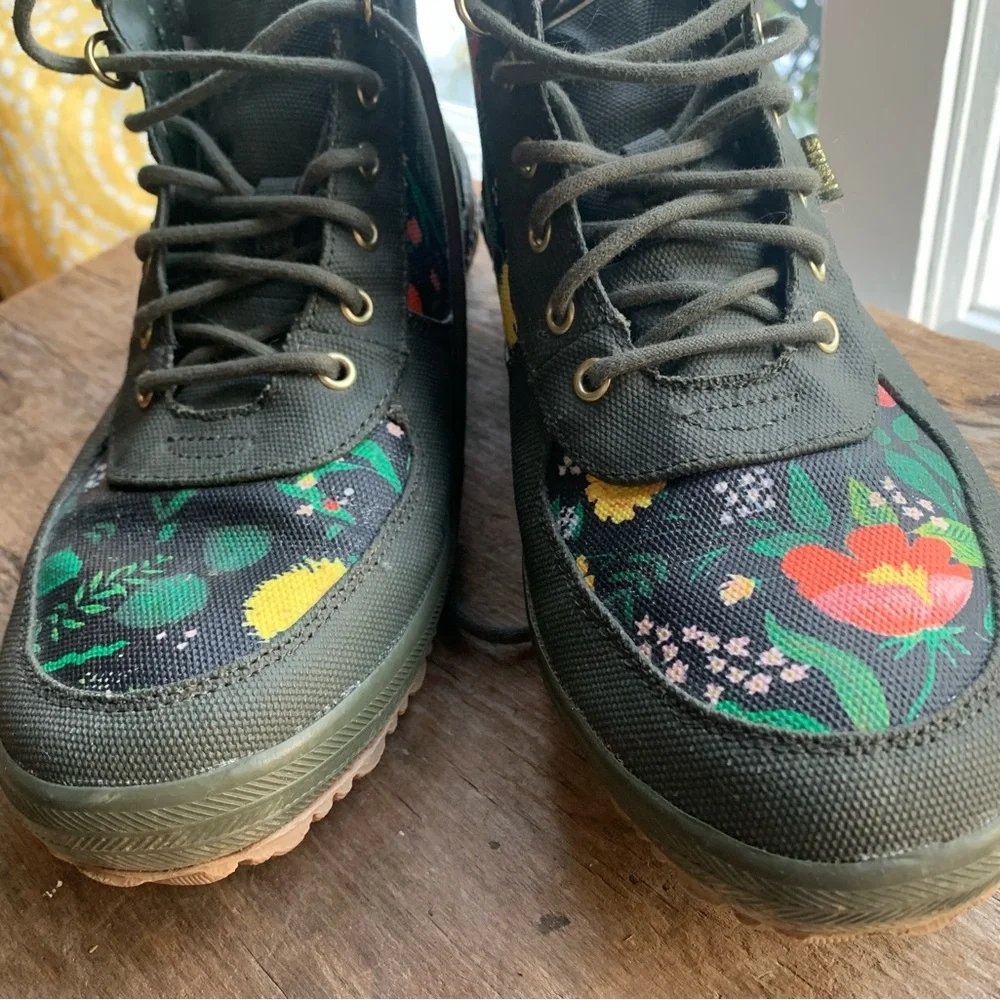 Keds Rifle Paper Company Hi-tops, Size 10 - Picture 3 of 6